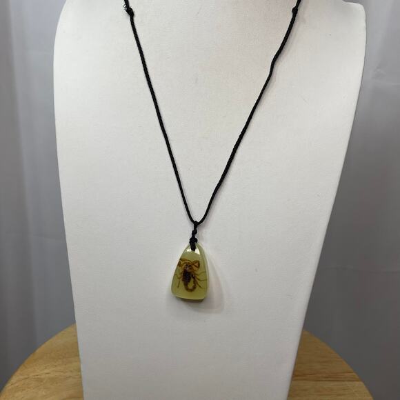 Insect pendant necklace on black cord gothic unusual jewelry costume - Picture 10 of 14